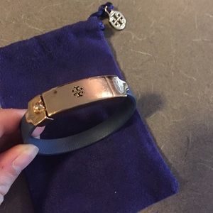 Authentic Tory Burch clasp bracelet!