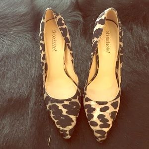 Pointy Toe Leopard Pump