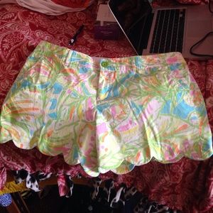 Lilly scallop edge shorts