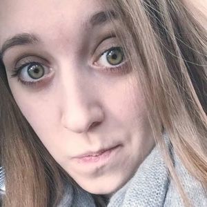 Meet your Posher, Maegan