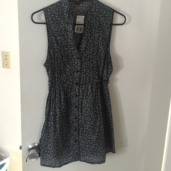 Floral sleeveless top