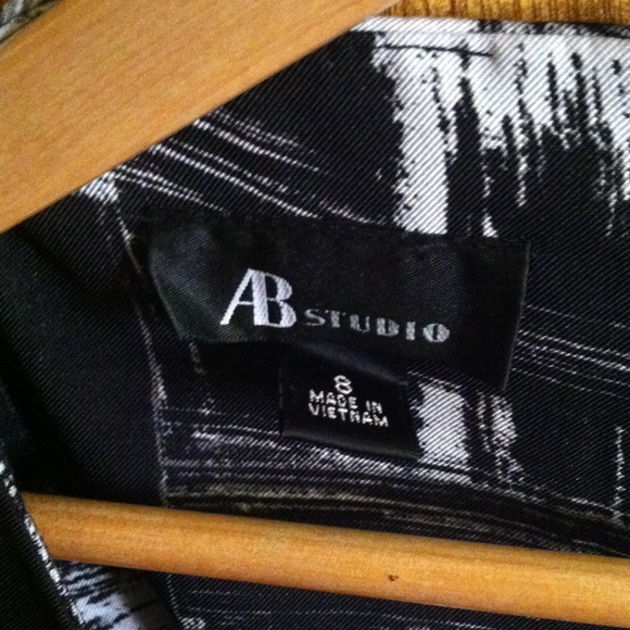 I have a HUGE dress selection❤️💚💜❤️💚💜❤️💚💜❤️ - Picture 2 of 4