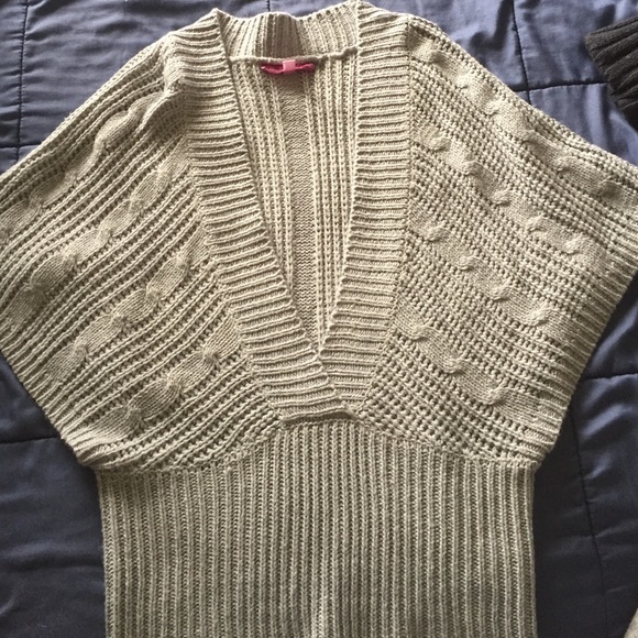 Grey knit top - Picture 1 of 3
