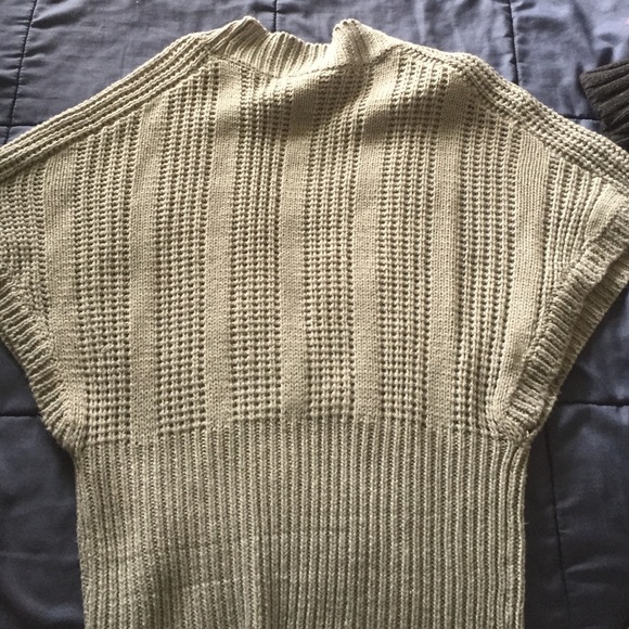 Grey knit top - Picture 3 of 3