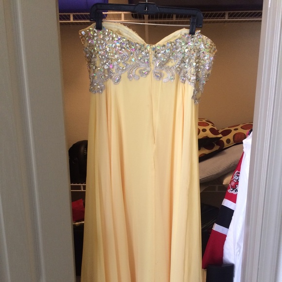 Yellow formal/ prom dress - Picture 2 of 4