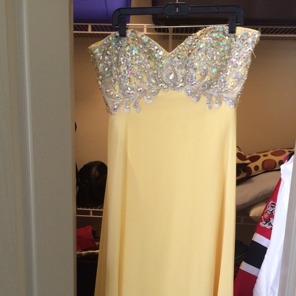 Yellow formal/ prom dress - Picture 3 of 4