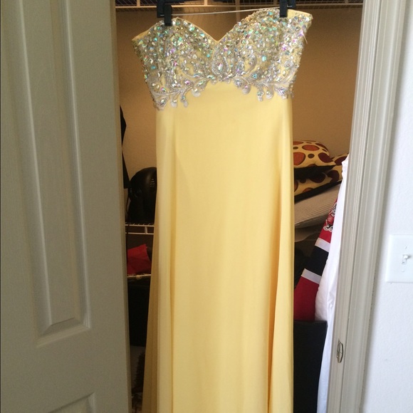 Yellow formal/ prom dress - Picture 4 of 4