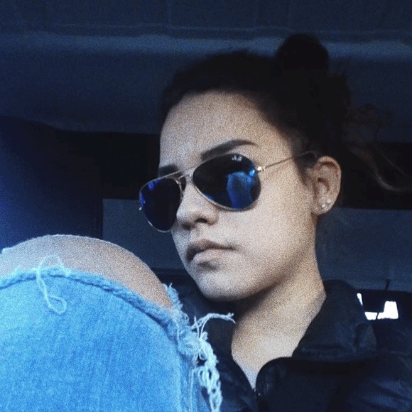 Meet your Posher, Suzanne - Picture 1 of 1