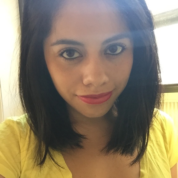 Meet your Posher, Estefi - Picture 1 of 1