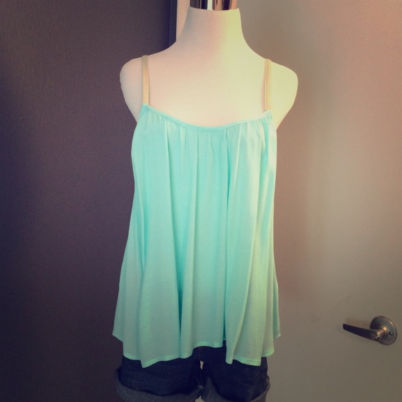 Honey Punch Tops - ⭐️Mint flowy tank