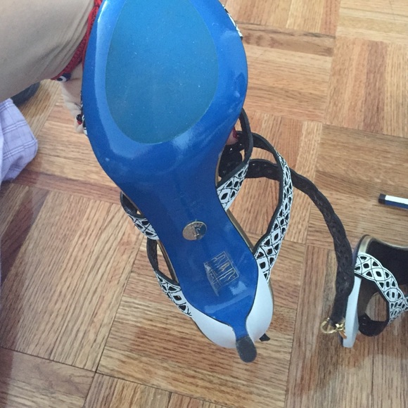 Shoes - Picture 2 of 4