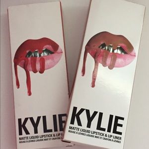 Kylie lip kit in Mary jo k