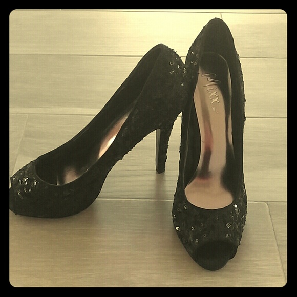 Sequence heels