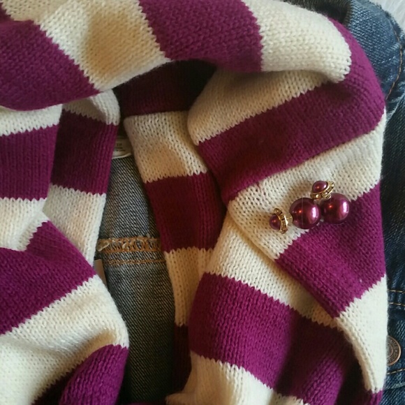 **SOLD** Infinity Scarf - Picture 3 of 3