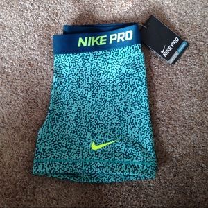 Nike Pro 3" print