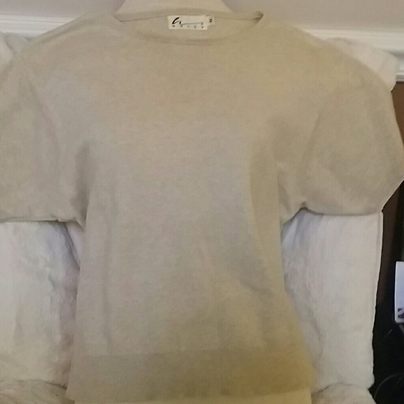 HALEY SZ M SHORT SLEEVE SWEATER