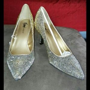 Cute Sparkly pumps!