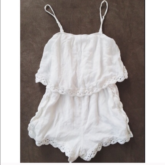 WHITE FLOWY PACSUN ROMPER