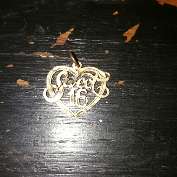 Sweet 16 Gold charm