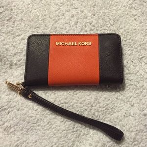 Michael kors wristlet