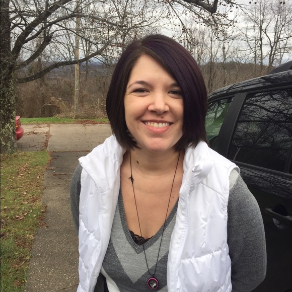 Meet your Posher, Amalie - Picture 1 of 1