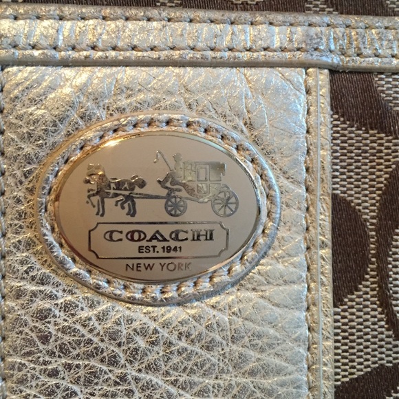 Coach purse - Picture 4 of 4