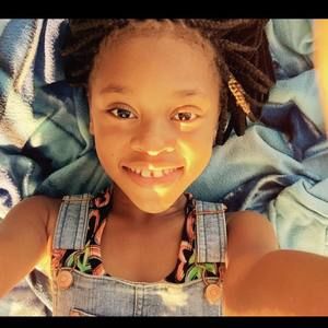 Meet your Posher, Simone