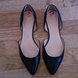 Nine West pointed flats