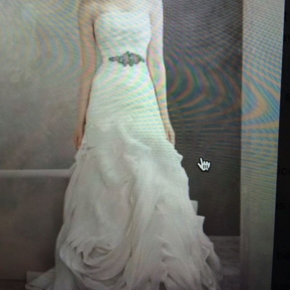 White by Vera Wang wedding dress - Picture 3 of 3