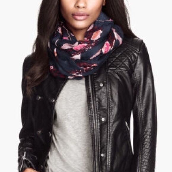 Accessories - Infinity scarf