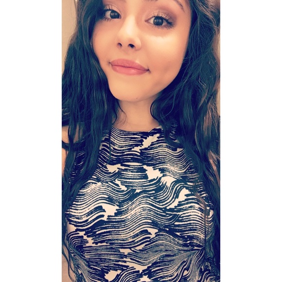 Meet your Posher, Serena - Picture 1 of 1