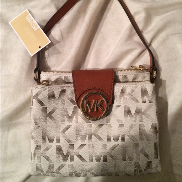 NEW WITH TAGS MICHAEL KORS CROSSBODY