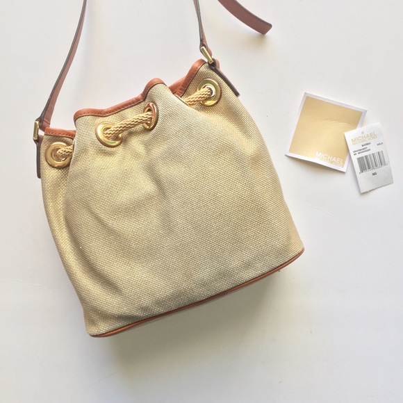 Sold on eBay Michael kors marina medium messenger - Picture 3 of 4