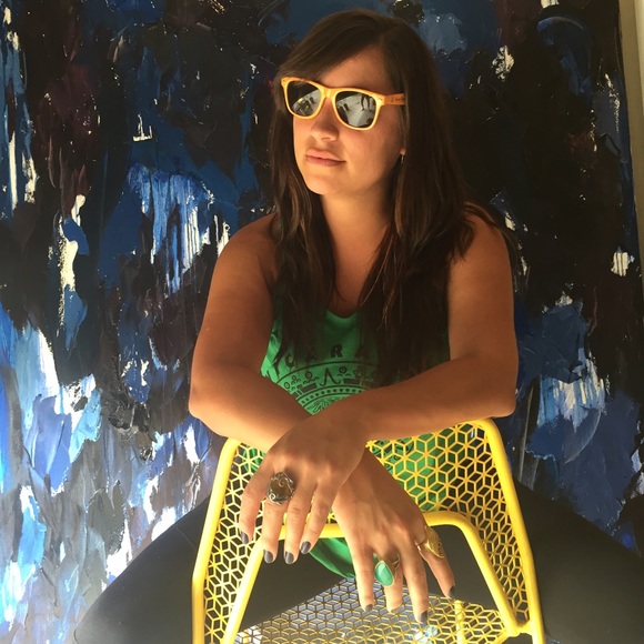 Meet your Posher, Danica - Picture 1 of 1