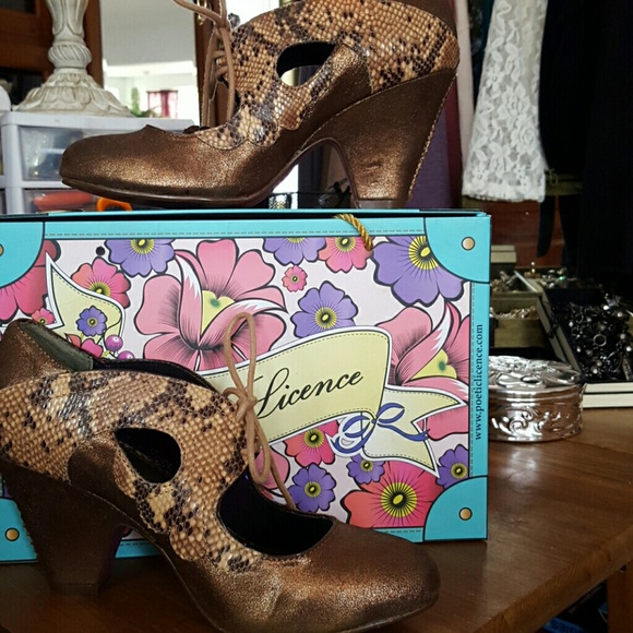 POETIC LICENCE LEATHER HEELS SIZE 39 EXC. COND!