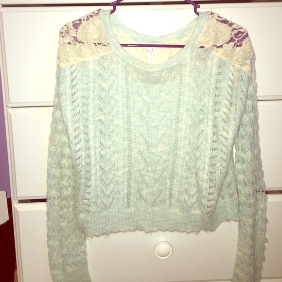 Sweater - Picture 1 of 2