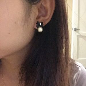 Pearl matte black fancy earring