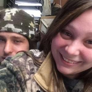 Meet your Posher, Larissa