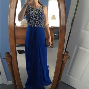 Tiffanys prom dress
