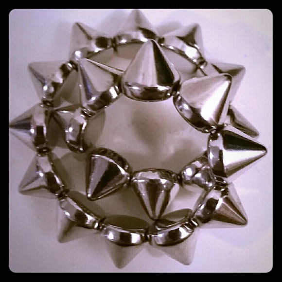Stretchy Spiked Bracelet