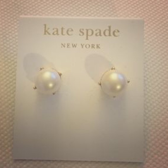 ✂️FINAL PRICE✂️ Pearl Studs