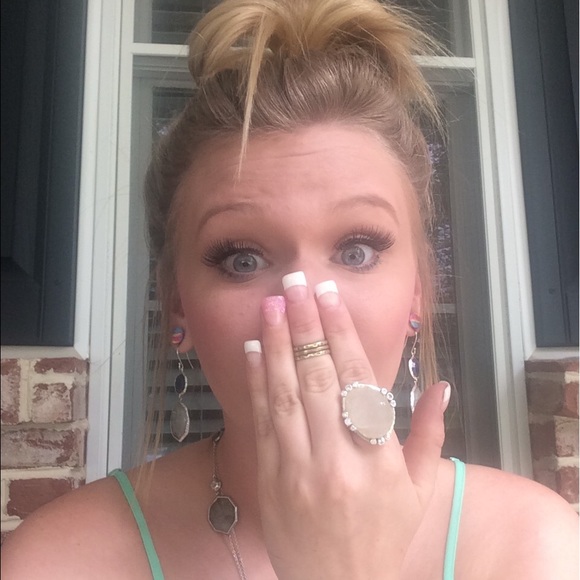 Meet your Posher, Kali! - Picture 3 of 4