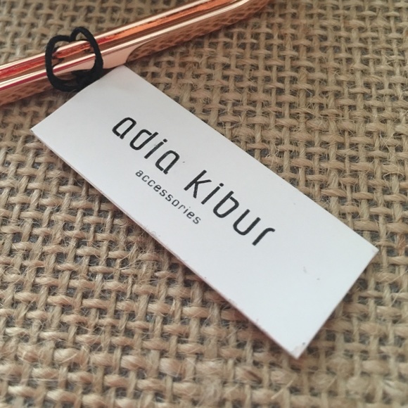 Host Pick ๐RoseGold plated square bracelet - Picture 2 of 4