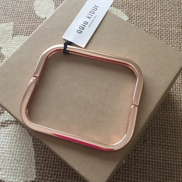 Host Pick ๐RoseGold plated square bracelet - Picture 3 of 4
