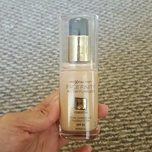 🚫*SOLD* MaXfactor facefinity foundation