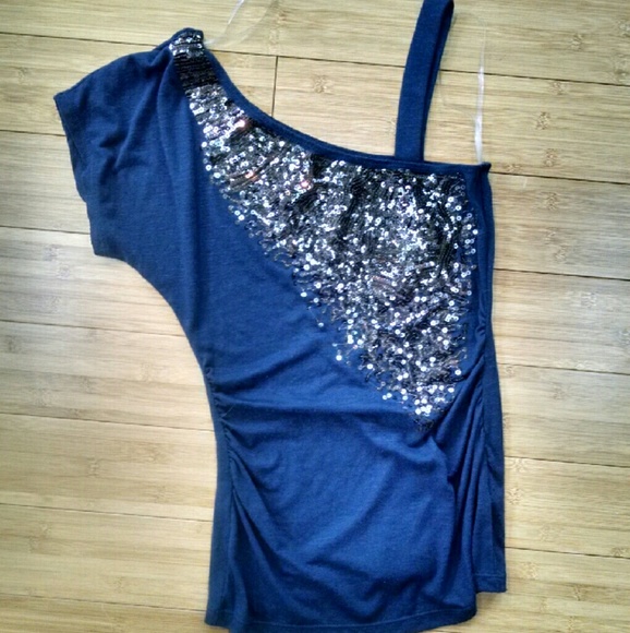Sequin one-shoulder top