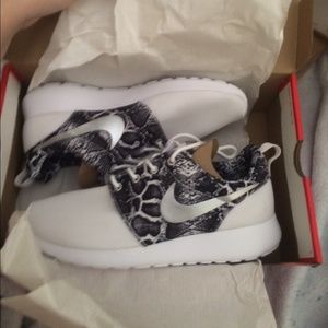 Nike Roshe One Print shoes