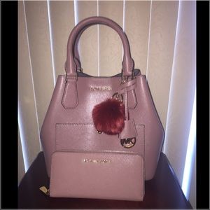 GOT MY NEW BABY IN THE MAIL TODAY IN "DUSTY ROSE"