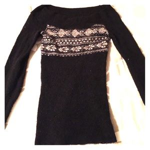 Cozy off the shoulder Free People sweater!