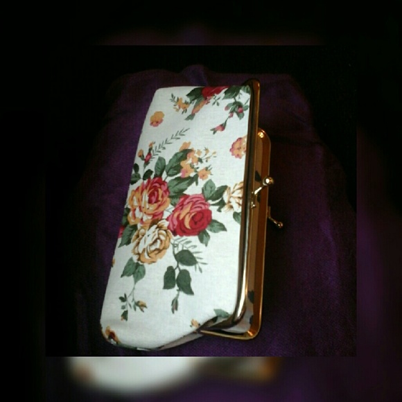 Handbags - Elegant white Coin purse easy to carry